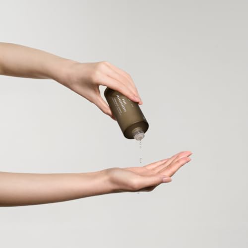 SUPEREGG Pure Transparency Treatment Essence: For bright, plump, glowing skin. Essence with 8D Hyaluronic Acid, Galactomyces Ferment Filtrate, Cica Peptide. 100 ML / 2 FL OZ