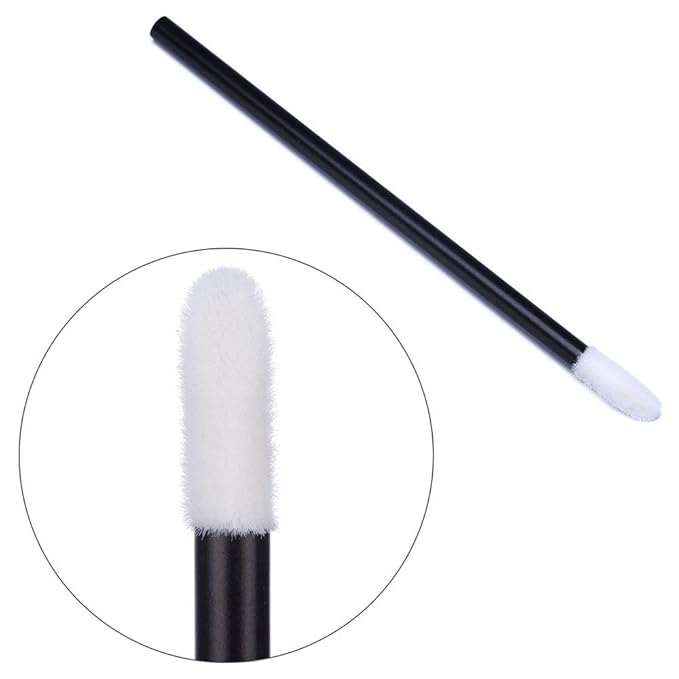 700 Piece Disposable Lip Wands - Lip Brushes, Lipstick & Gloss Applicators - Lint Free Makeup Applicator Brush Beauty Tool (Pack of 2)
