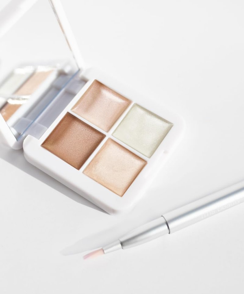 RMS Beauty Lip2Cheek Glow Quad Creamy Multi-Use Blush & Lip Color Palette with 4 Radiant Shades Hydrating Formula for Natural Radiance Long-Lasting 0.42 oz
