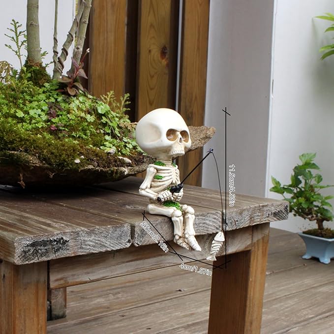 Christmas Fishing Skeleton Garden Accessory, Mini Skeleton Figurines Statue Decor for Fishing Enthusiast Gift Pond Fountain Waterfalls Poolside Gothic Home Office Desk Unique Holiday Ornament (1PCS)