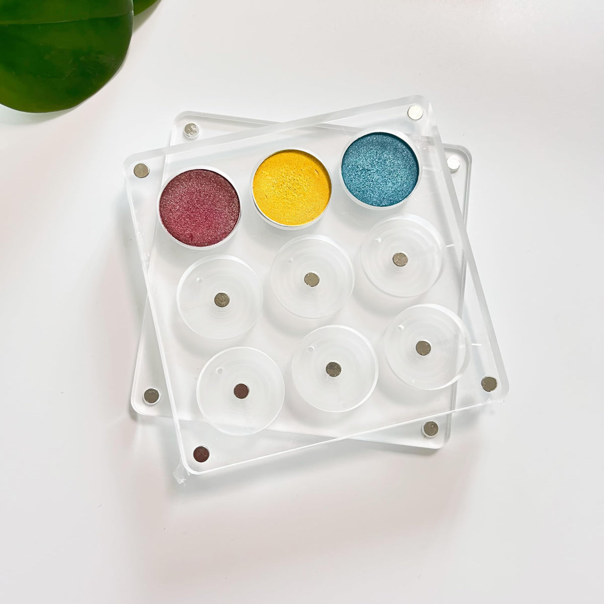 UDTIP New Empty Acrylic DIY Your Own Magnetic Eyeshadow Palette All Transparent Elegant Eye Shadow Makeup Palette Make-up mixing palettes sold empty 26mm*9 holes