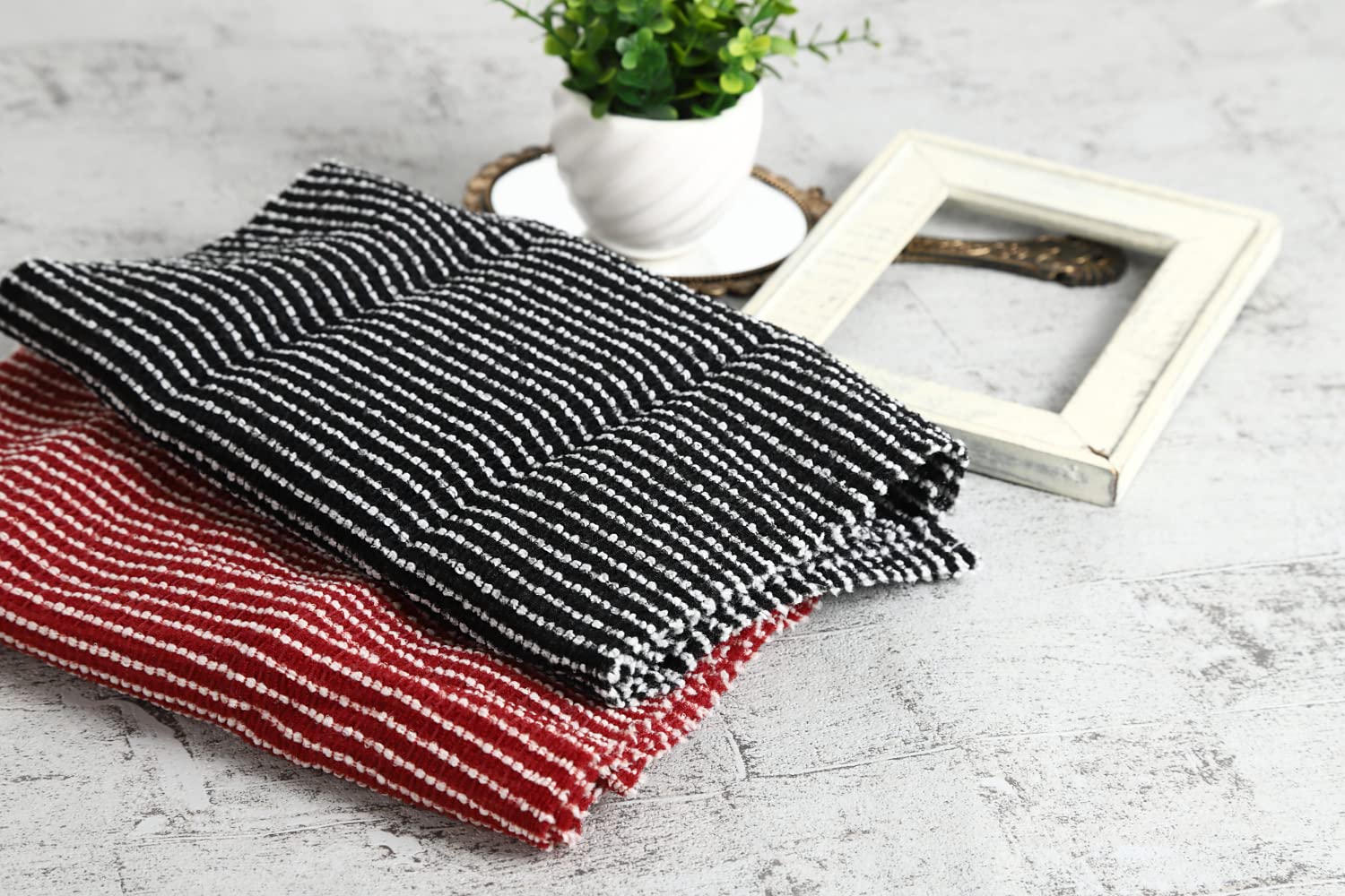 Exfoliating Washcloth [Made in Japan] Extra Long Exfoliating Towel Special Texture Makes Fluffy Foam Lather, Back Scrubber, Dead Skin Cell Remover, Loofah for Women and Men (2pcs Set(Black, Red))
