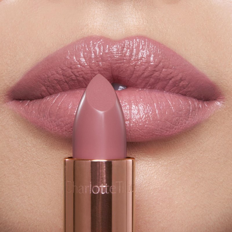 Charlotte Tilbury K.I.S.S.I.N.G Lipstick - Moisturizing & Hydrating Lipstick with Light-Diffusing Pigments for a Luminous Finish & Fuller-Looking Lips - Pillow Talk Fair