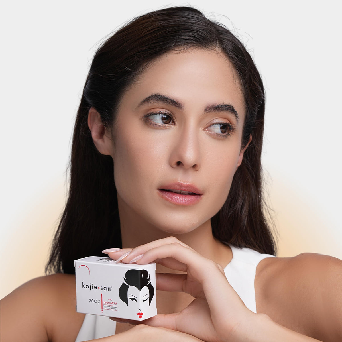 Kojie San Skin Brightening Soap - Original Kojic Acid Soap that Reduces Dark Spots, Hyperpigmentation, & Scars with Coconut & Tea Tree Oil - 135g x 3 Bars