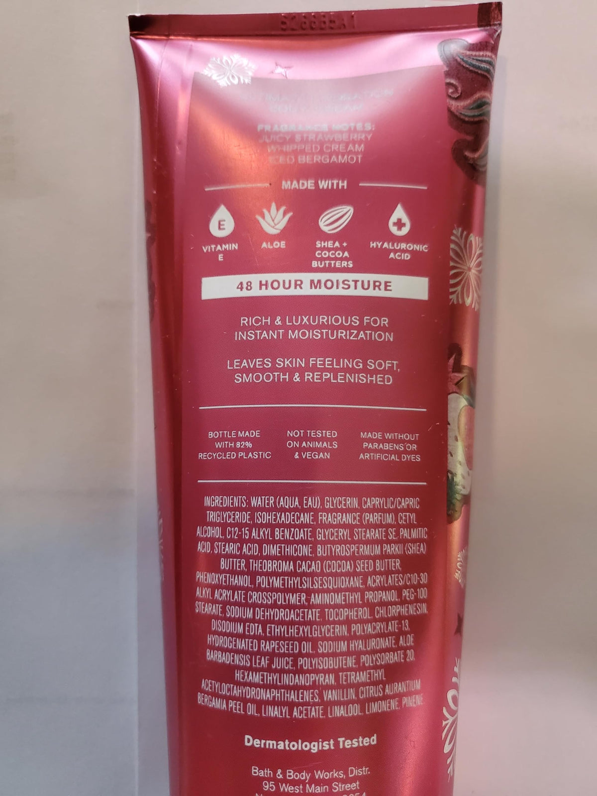 Bath & Body Works Women's Strawberry Snowflakes Body Gel Wash, Lotion and Ultimate Hydration Cream 3 Piece Set