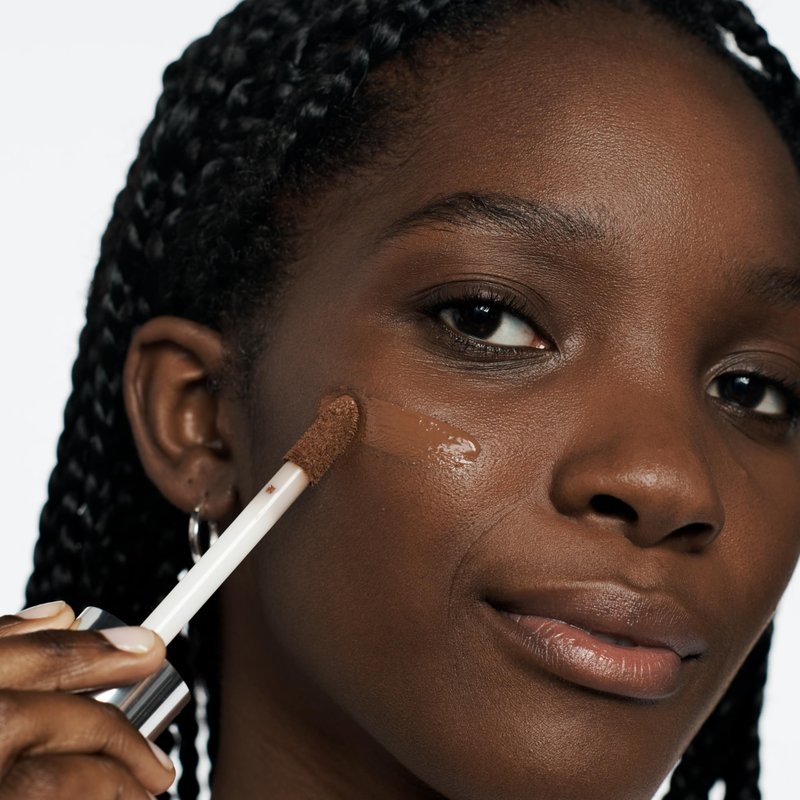 Clinique Beyond Perfecting Lightweight Liquid Foundation + Concealer For Dry Combination to Oily Skin Types | Full Coverage + Natural Matte Finish, Honey Wheat, 1 Fl Oz