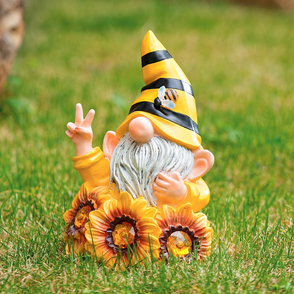 Joint Honglin Garden Funny Gnome Statue with Crystal Sunflower Lights