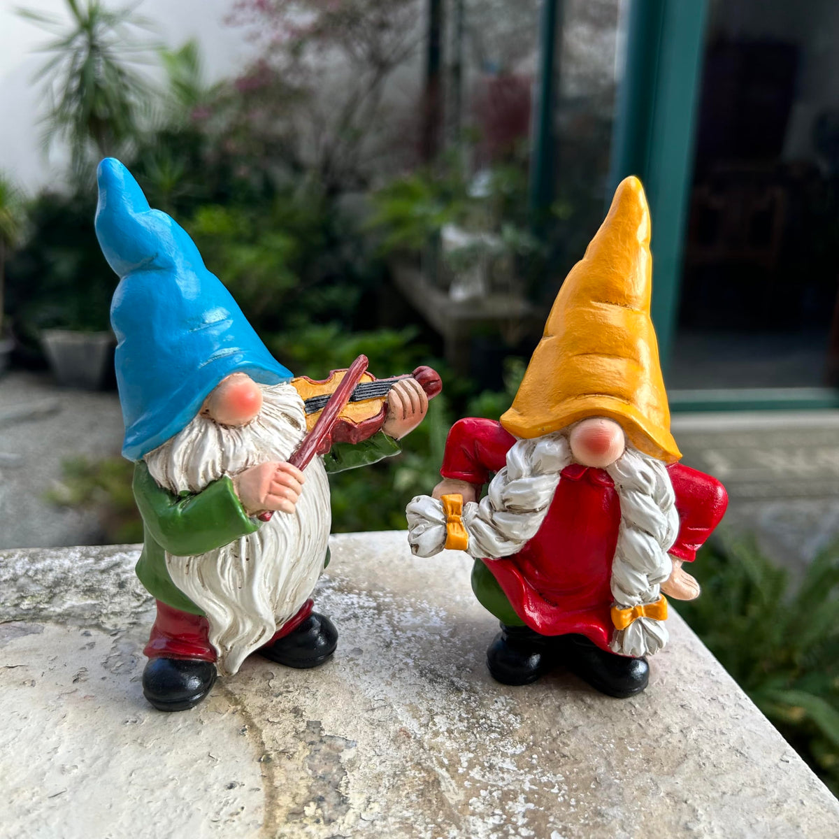 WSHMZYHOME Garden Gnome Duo Decorative Figurines 5.5“ Ornament for Indoor Outdoor Home Garden Decor，Musical Violin Player and Dancing, Colorful Outdoor Statues, Set of 2