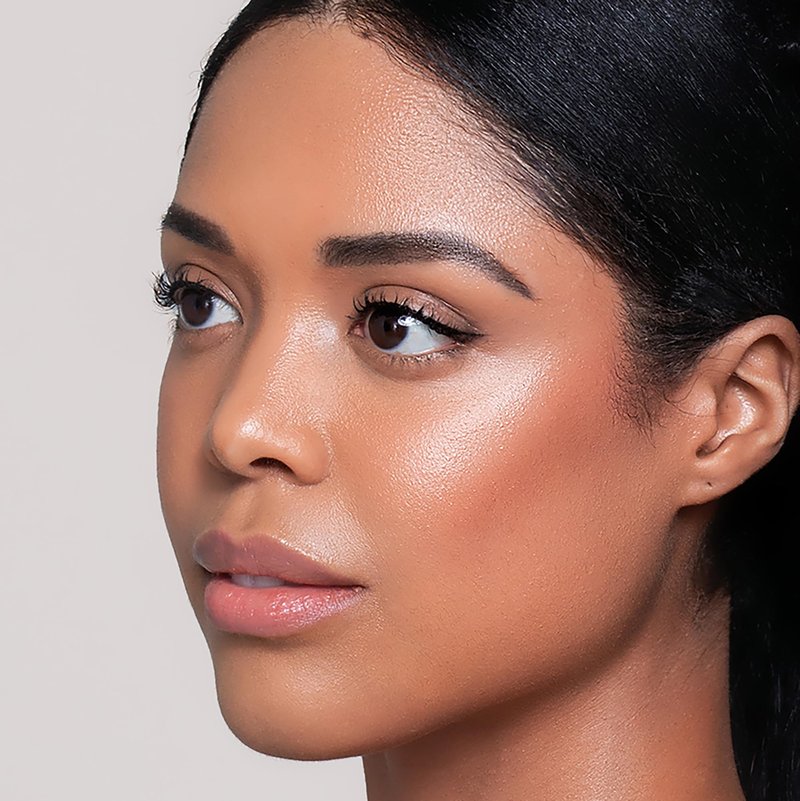 Kevyn Aucoin The Contrast Stick, Chiseled color (medium golden brown, warm undertone): A contour makeup crayon for adding angles, depth, structure and definition. All-day pigments. Made in Italy.