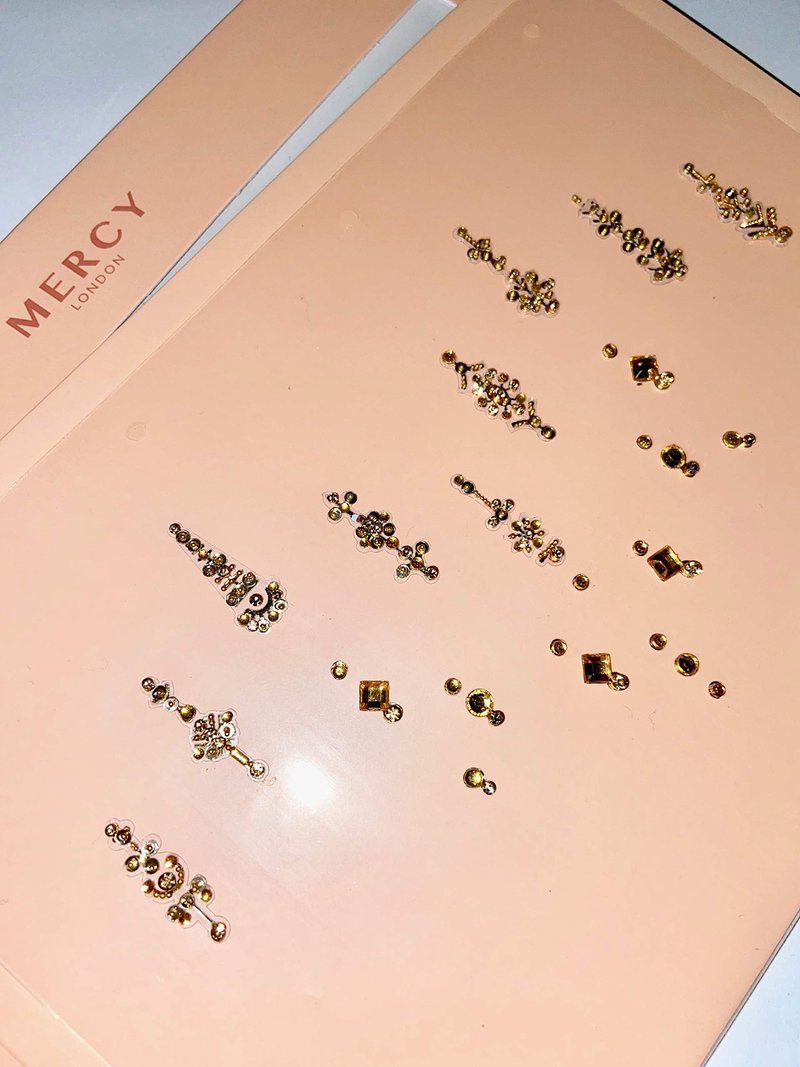 Priyanka Gold Bindis ✮ MERCY LONDON Crystal Indian Bindi Face Jewels Gold Silver Multi Packet Bridal