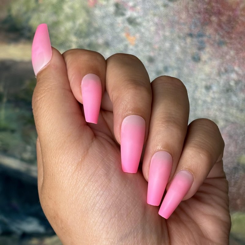 HOTTIE PINK OMBRÉ Press-On Nails by Lavaa Beauty | Long Coffin | Pink Ombré Matte Finish