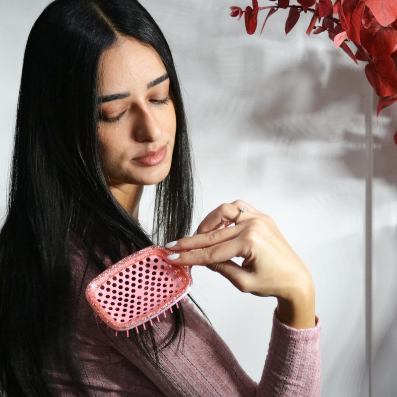 FHI Heat UNbrush Detangling Brush for Pain-Free Brushing on All Wet or Dry Hair Types — Durable DuoFlex Anti-Static Bristles, Lightweight Handle, Vented Hair Brush, Ruby Peach