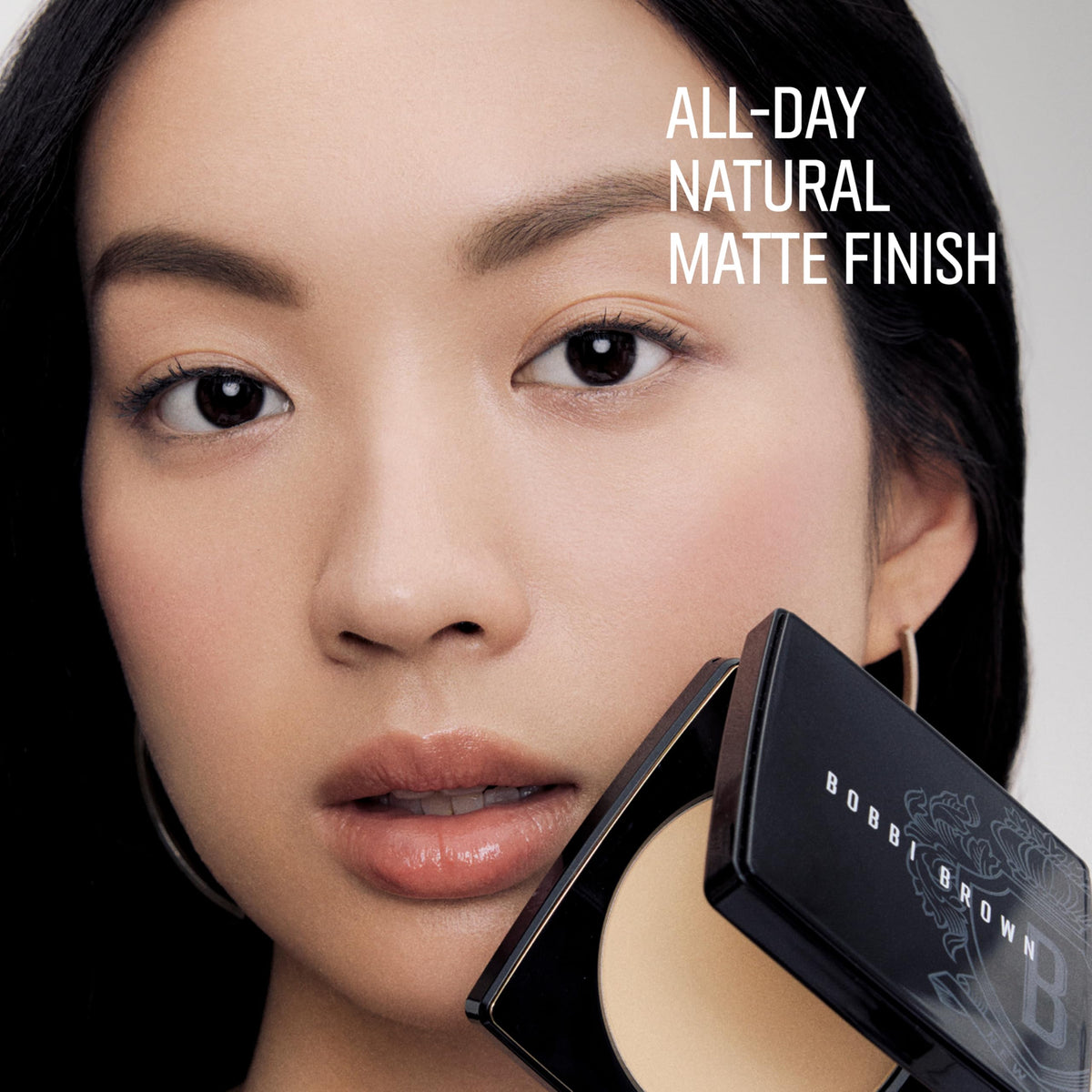Bobbi Brown Sheer Finish Pressed Powder | Oil-Absorbing, Mattifying Setting Powder for All-Day Shine Control | Includes Puff, 0.32 Ounce, Golden Orange