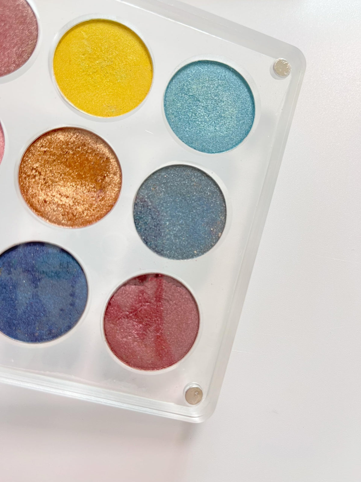 UDTIP New Empty Acrylic DIY Your Own Magnetic Eyeshadow Palette All Transparent Elegant Eye Shadow Makeup Palette Make-up mixing palettes sold empty 26mm*9 holes