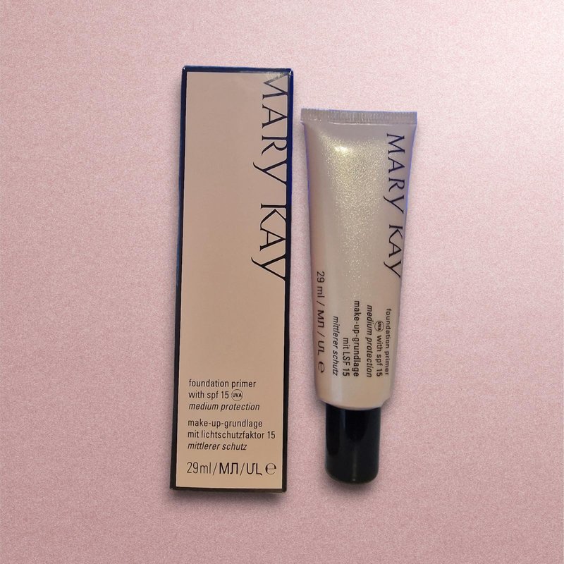 Mary Kay Foundation Primer Sun Screen Broad Spectrum spf 15 by Mary Kay