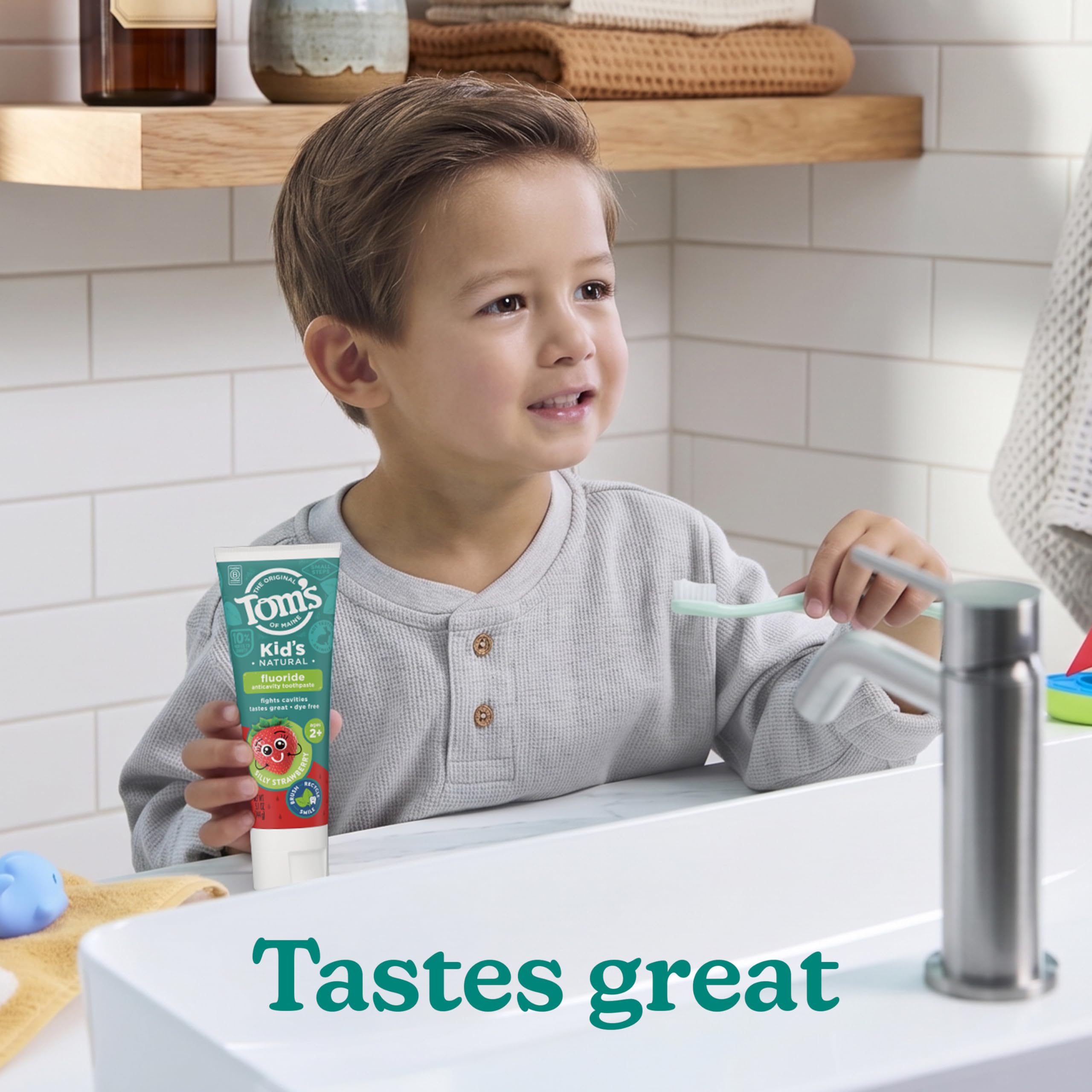 Tom’s of Maine Natural Kids Fluoride Toothpaste, 3 Pack, For Kids Ages 2 and Up, Great Toddler Toothpastes, No Artificial Flavors, Dyes, or Preservatives, Silly Strawberry, 5.1 oz