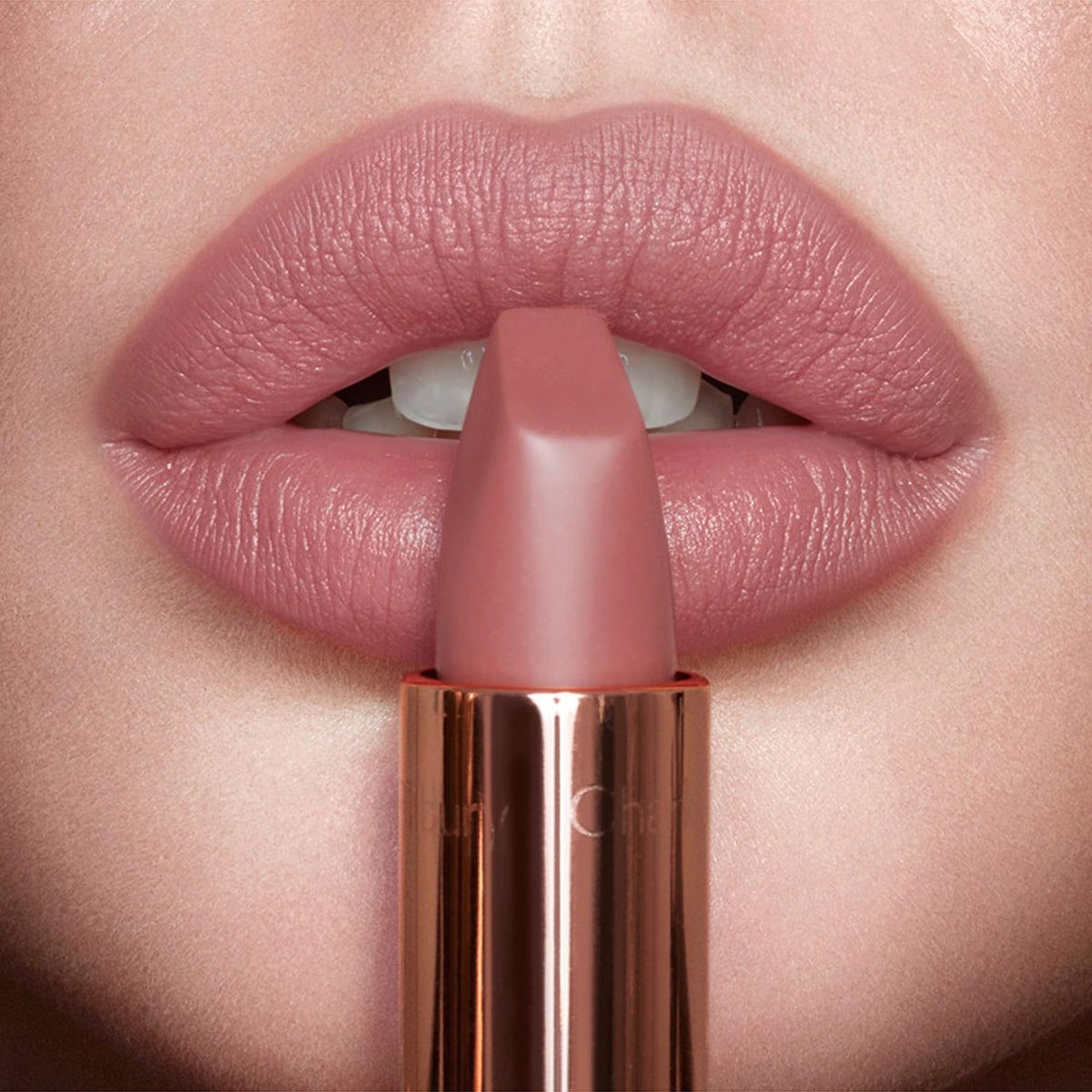 Charlotte Tilbury Matte Revolution Lipstick - Long Lasting Matte Lipstick, Giftable Beauty Essential with Buildable Color & Lip-Loving Ingredients - Creamy Easy to Blend Formula - Pillow Talk Original