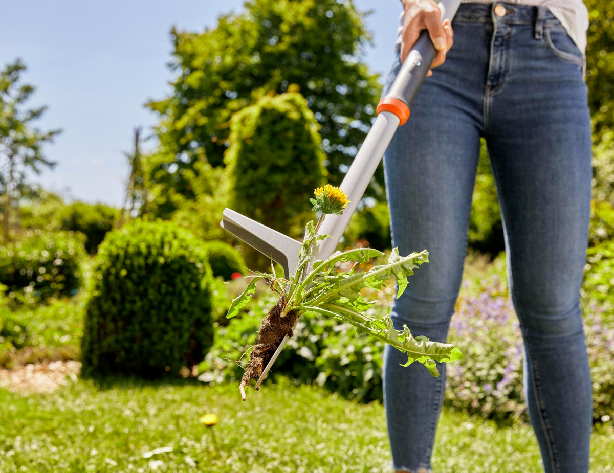 Gardena 03518 | Weed Puller Remover Tool, Heavy Duty Stand-Up Garden Hand Weeder, Easy Weed Removal, Built-in Ejector, Long Handle for Outdoor Use. Weeding Claw.