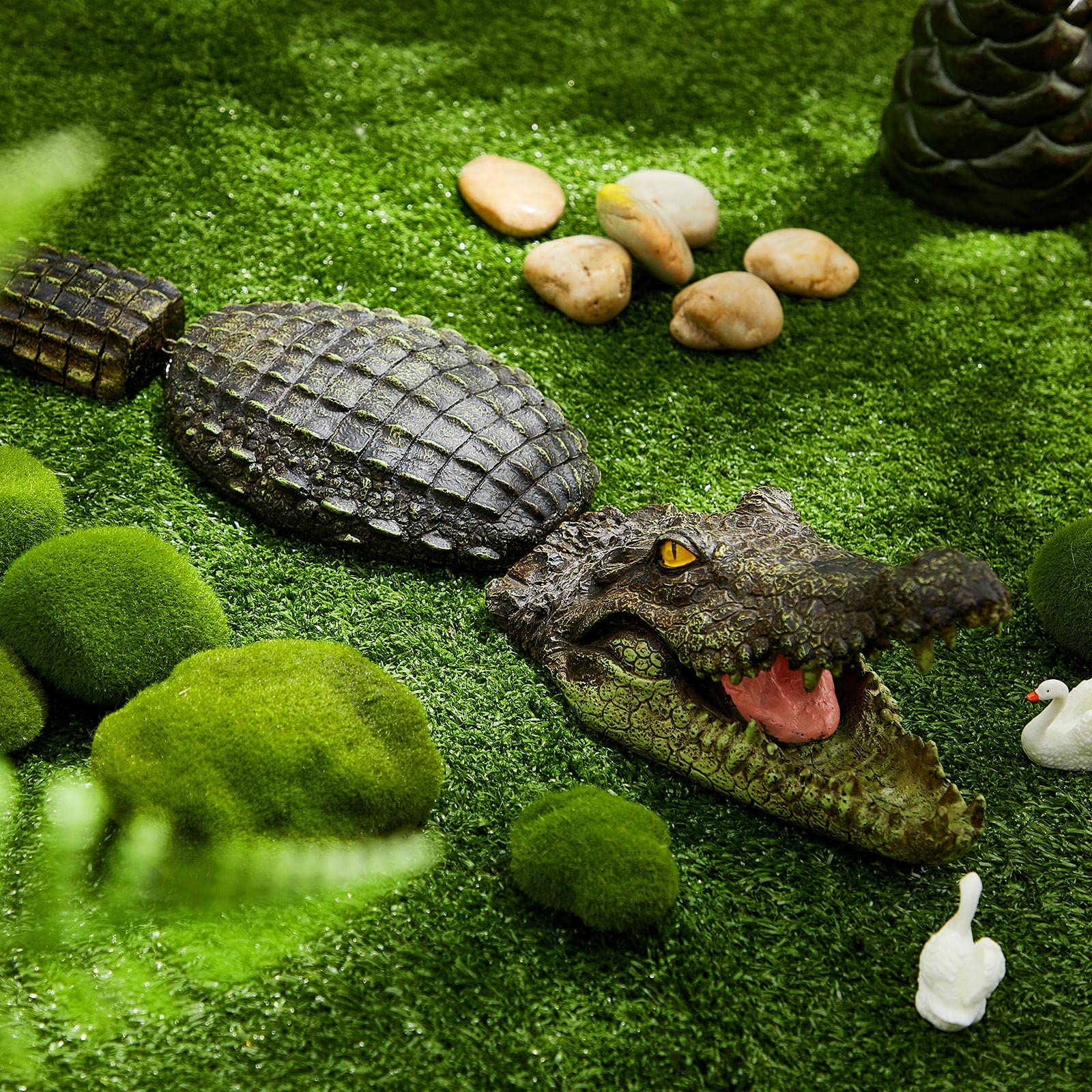 Sotiff 31.5 Inches Floating Alligator Decoy Floating Crocodile Decoy for Pool Fake Alligator Pool Float Statue Garden Animal Figurines Water Pond Decorations for Pond Outdoor Yard, Green