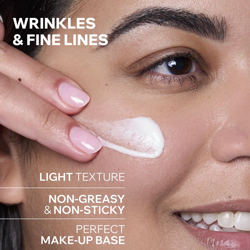 Uriage Age Lift Firming Smoothing Day Fluid, Anti-Aging Fluid with Retinol, Hyaluronic Acid & Rose Fruit Extract that Reduces the Appearance of Fine Lines and Wrinkles