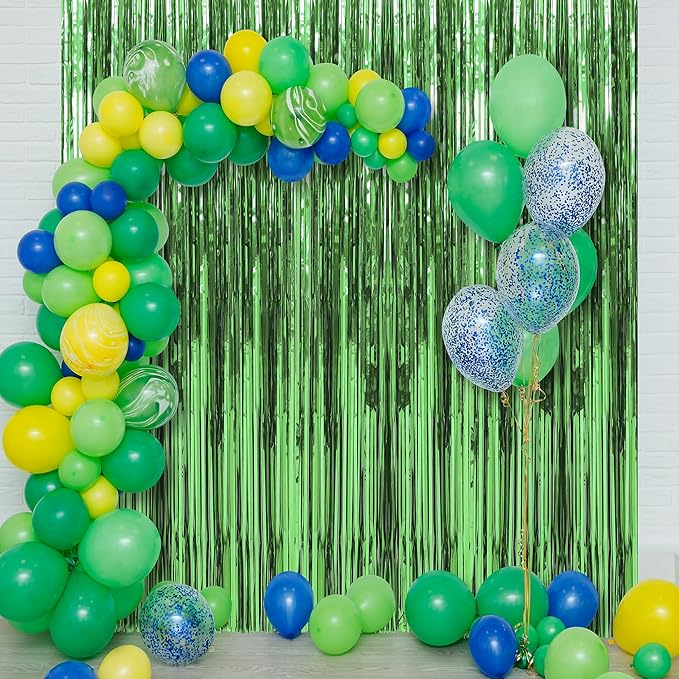 Crosize 2 Pack 3.3 x 9.9 ft Green Foil Fringe Backdrop Curtain, Streamer Backdrop Curtains, Streamers Birthday Party Decorations, Tinsel Curtain for St. Patrick's Day Parties, Galentines Decor